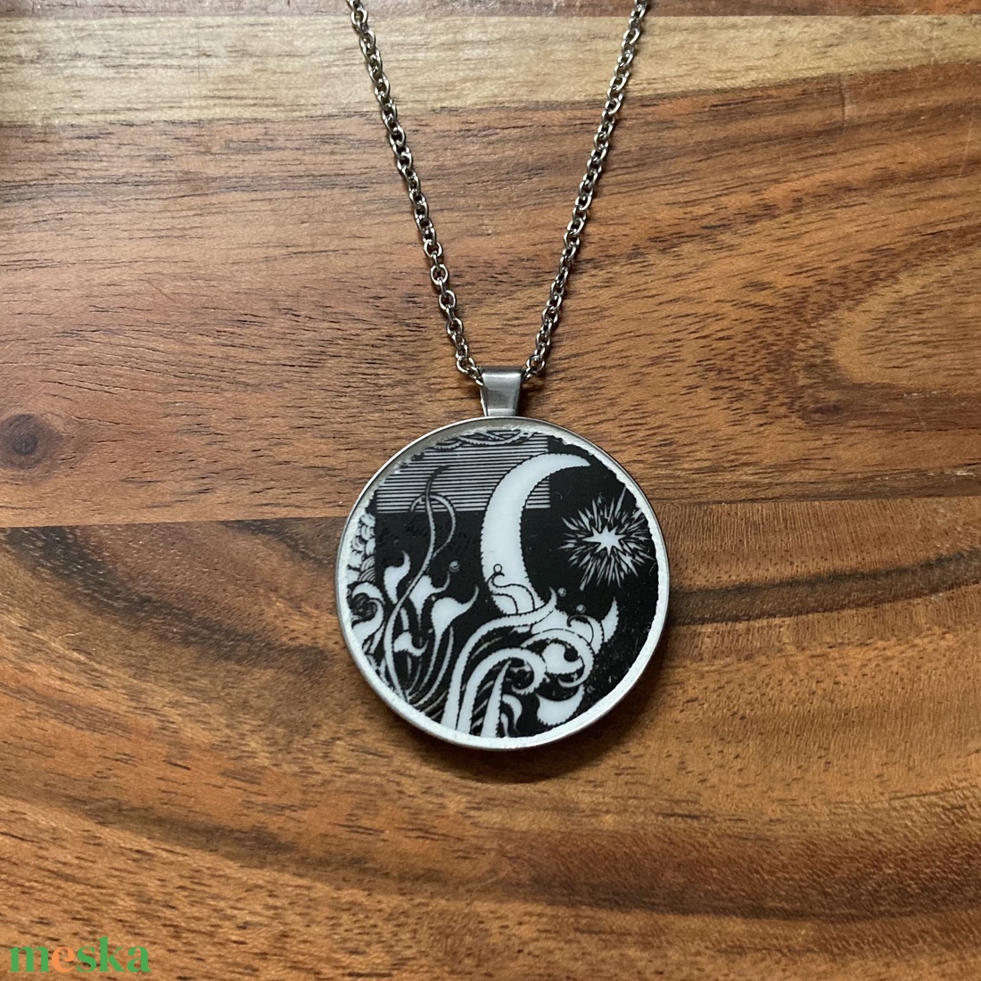 Mentett porcelán darabok - hold medálos nyaklánc - nemesacél - ékszer - nyaklánc - medálos nyaklánc - Meska.hu