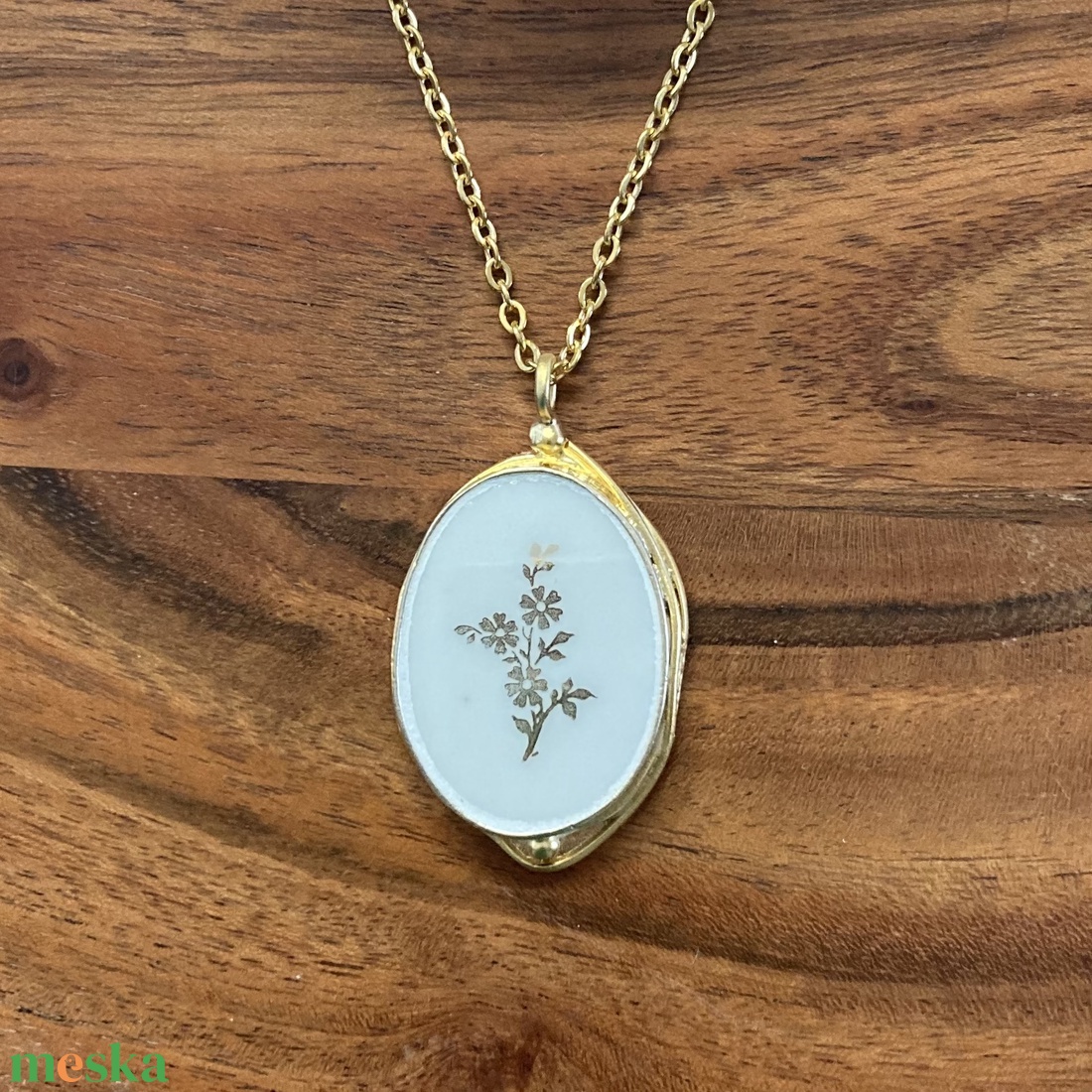 Aranyozott medál - mentett francia porcelán darabok - medál vagy nyaklánc, I - ékszer - nyaklánc - medálos nyaklánc - Meska.hu
