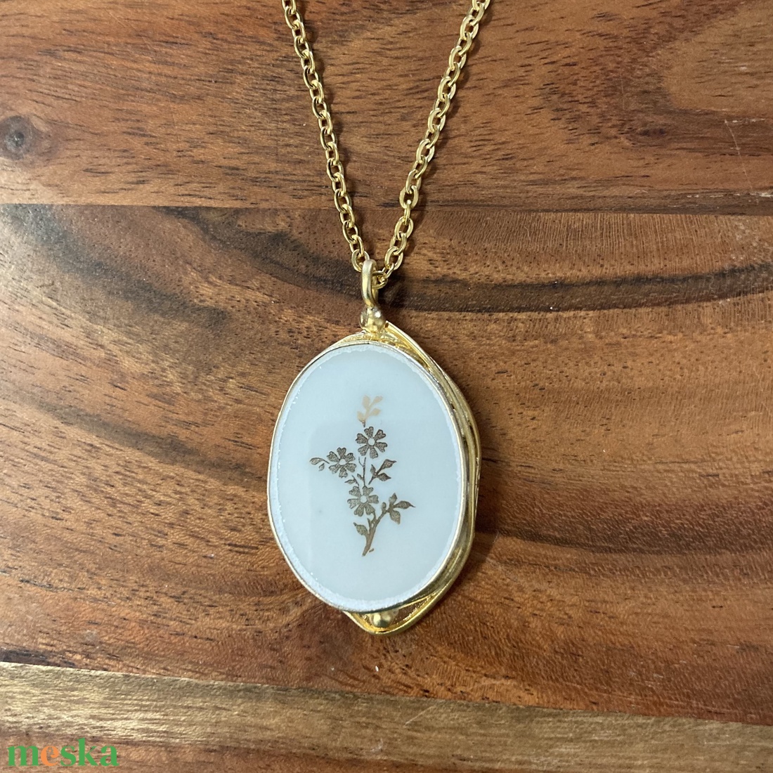 Aranyozott medál - mentett francia porcelán darabok - medál vagy nyaklánc, I - ékszer - nyaklánc - medálos nyaklánc - Meska.hu