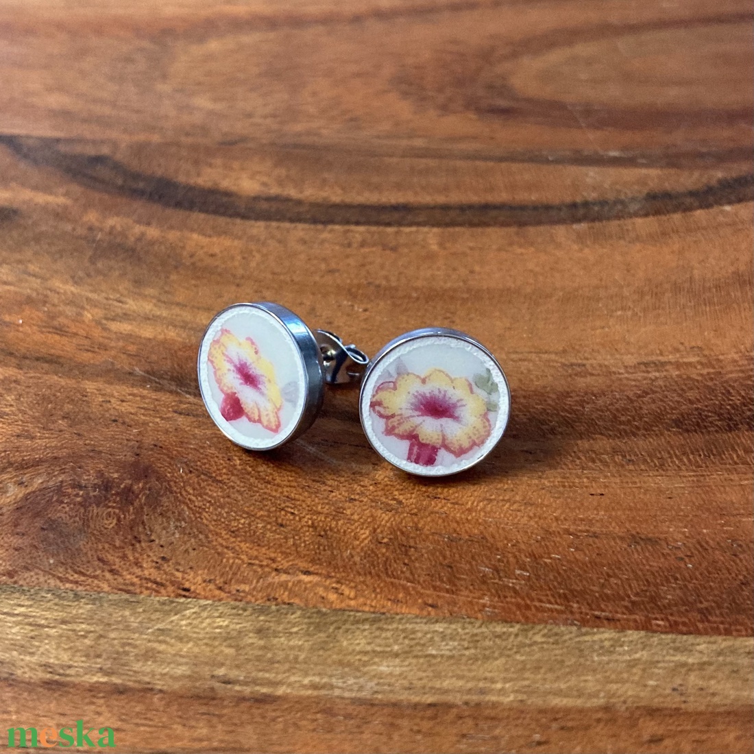 Francia mentett porcelán darabok - virágos nemesacél fülbevaló, bedugós - ékszer - fülbevaló - pötty fülbevaló - Meska.hu