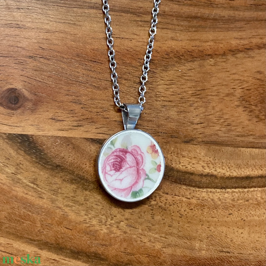 Francia mentett porcelán darabok - rózsás nyaklánc - nemesacél kerek medálos - ékszer - nyaklánc - medálos nyaklánc - Meska.hu