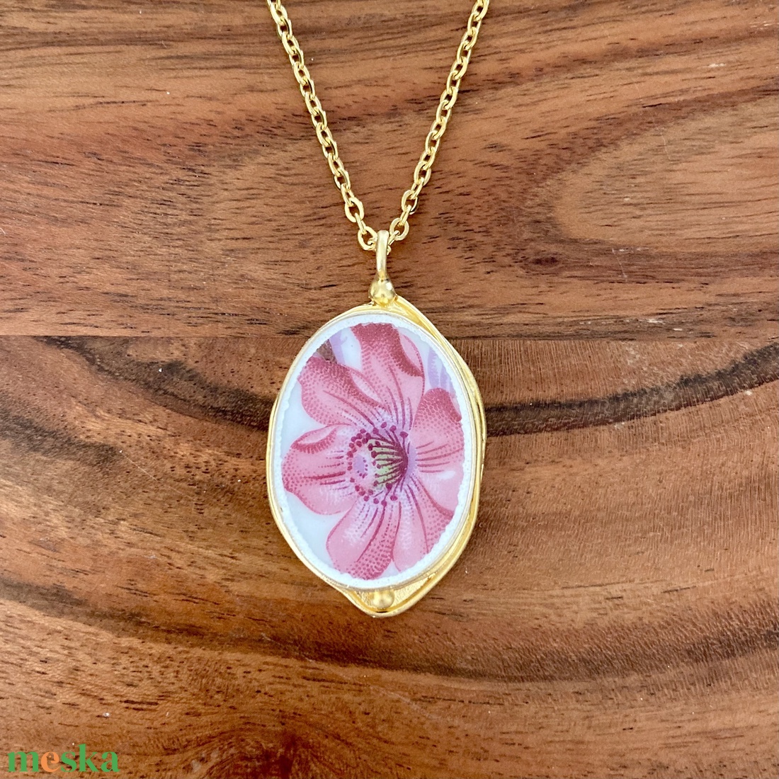 Aranyozott medál - mentett francia porcelán darabok - virágos medál vagy nyaklánc - ékszer - nyaklánc - medálos nyaklánc - Meska.hu
