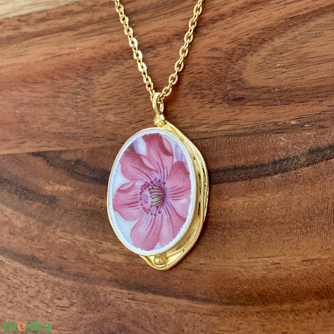 Aranyozott medál - mentett francia porcelán darabok - virágos medál vagy nyaklánc - ékszer - nyaklánc - medálos nyaklánc - Meska.hu