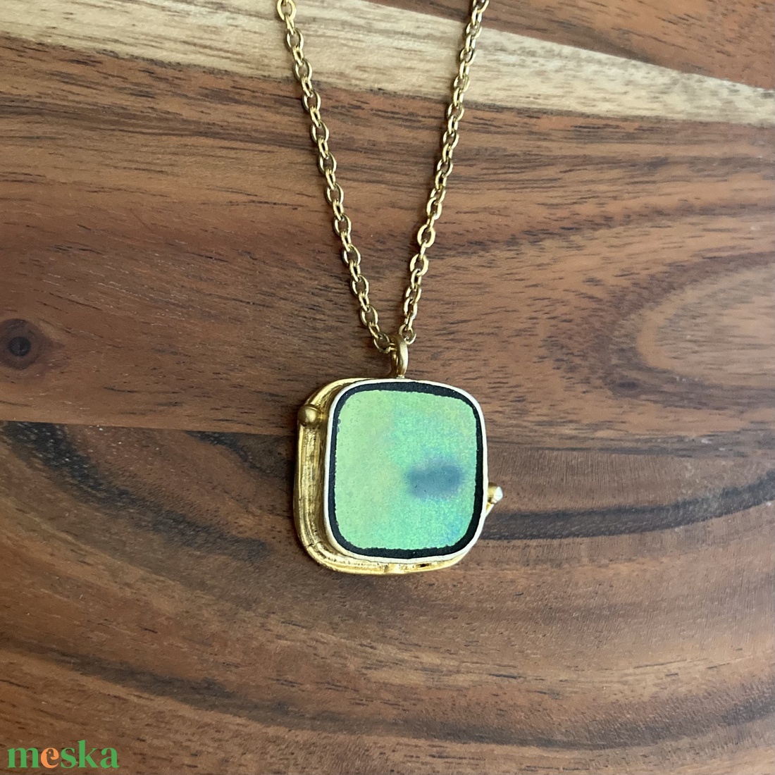 Aranyozott eozinos medál - mentett porcelán darabok - négyzetes medál vagy nyaklánc - ékszer - nyaklánc - medálos nyaklánc - Meska.hu