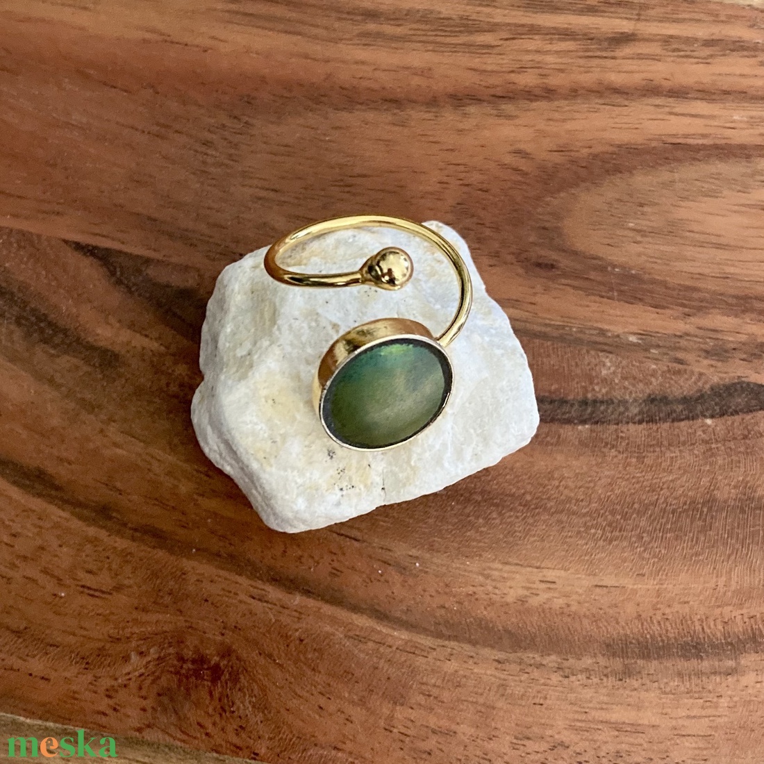 Eozinos aranyozott gyűrű - mentett porcelán darabok, állítható - ékszer - gyűrű - kerek gyűrű - Meska.hu