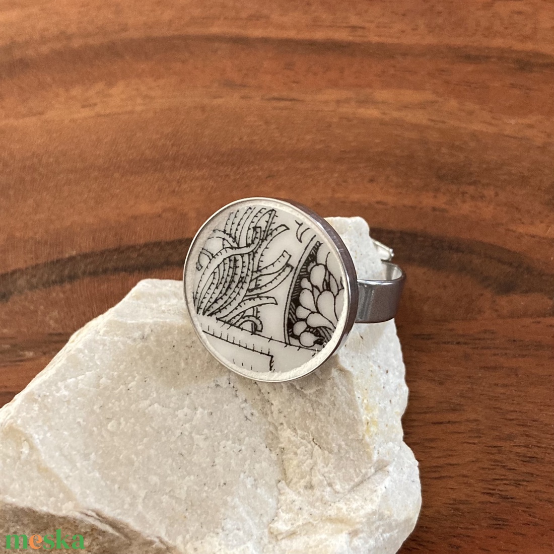 Mentett porcelán darabok - nemesacél gyűrű - állítható - ékszer - gyűrű - kerek gyűrű - Meska.hu