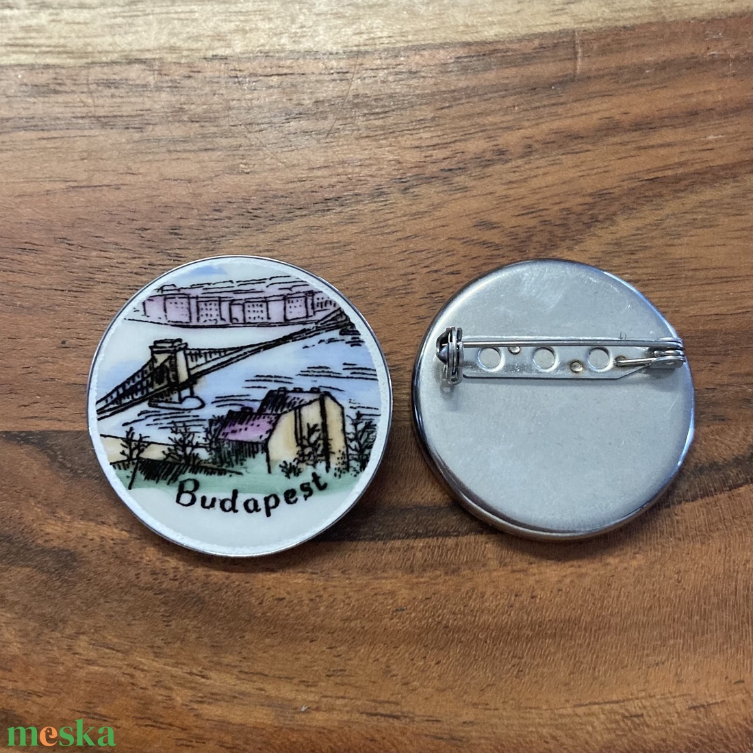 Bross - mentett porcelán darabok - BUDAPEST nemesacél bross, kitűző - ékszer - kitűző és bross - Meska.hu