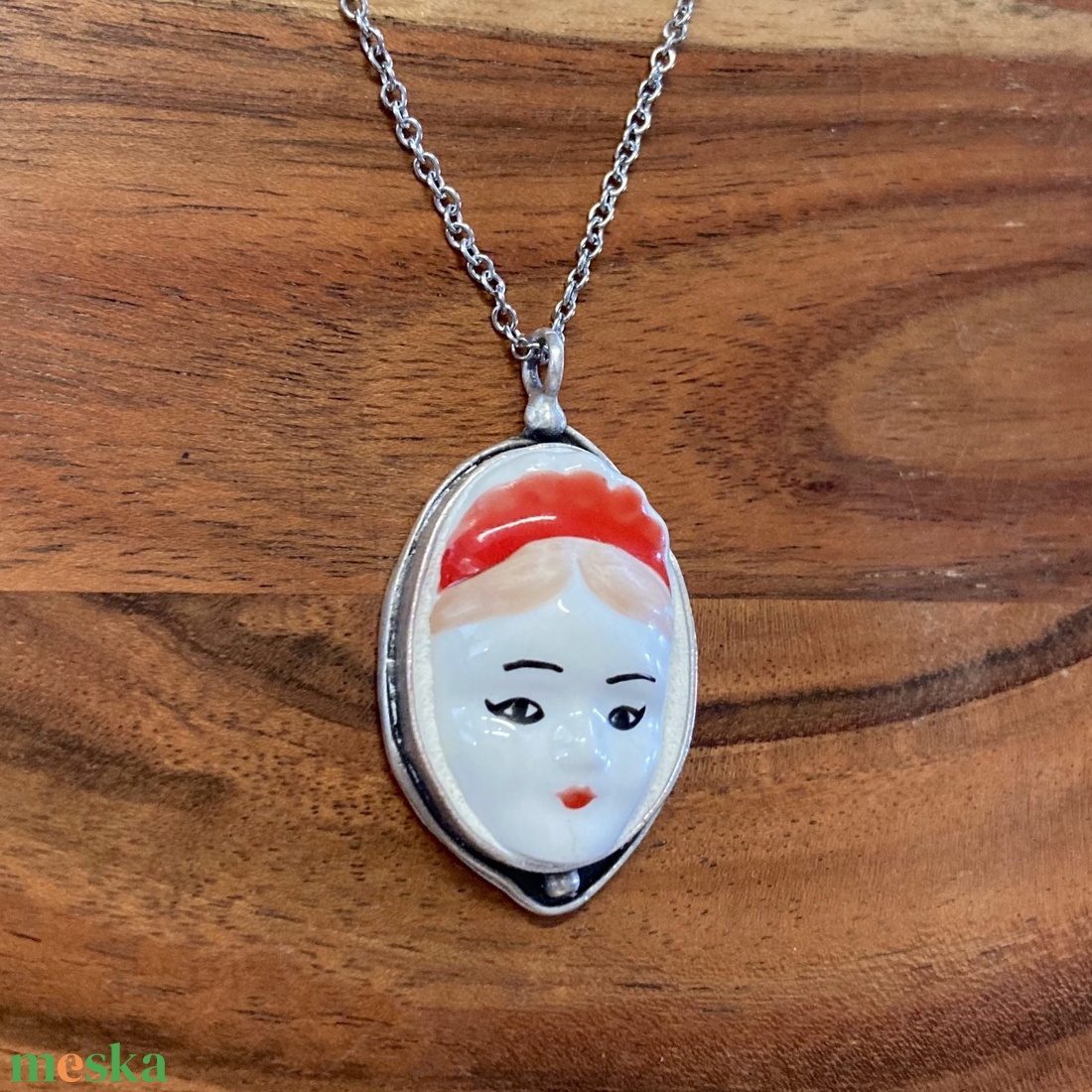 RITKA DARAB - Mentett porcelán darabok - lány, női arc medálos nyaklánc - ékszer - nyaklánc - medálos nyaklánc - Meska.hu