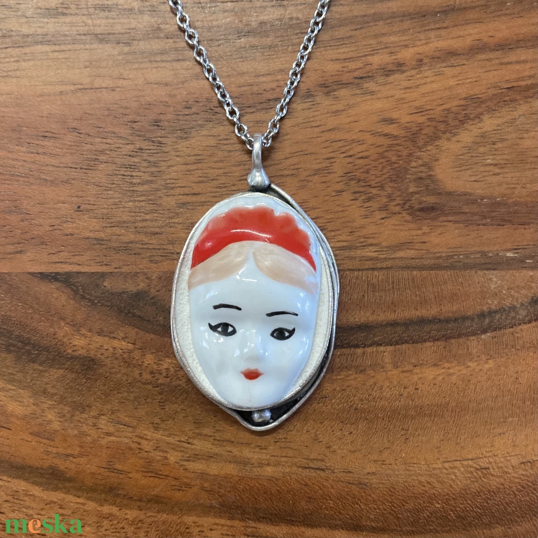 RITKA DARAB - Mentett porcelán darabok - lány, női arc medálos nyaklánc - ékszer - nyaklánc - medálos nyaklánc - Meska.hu