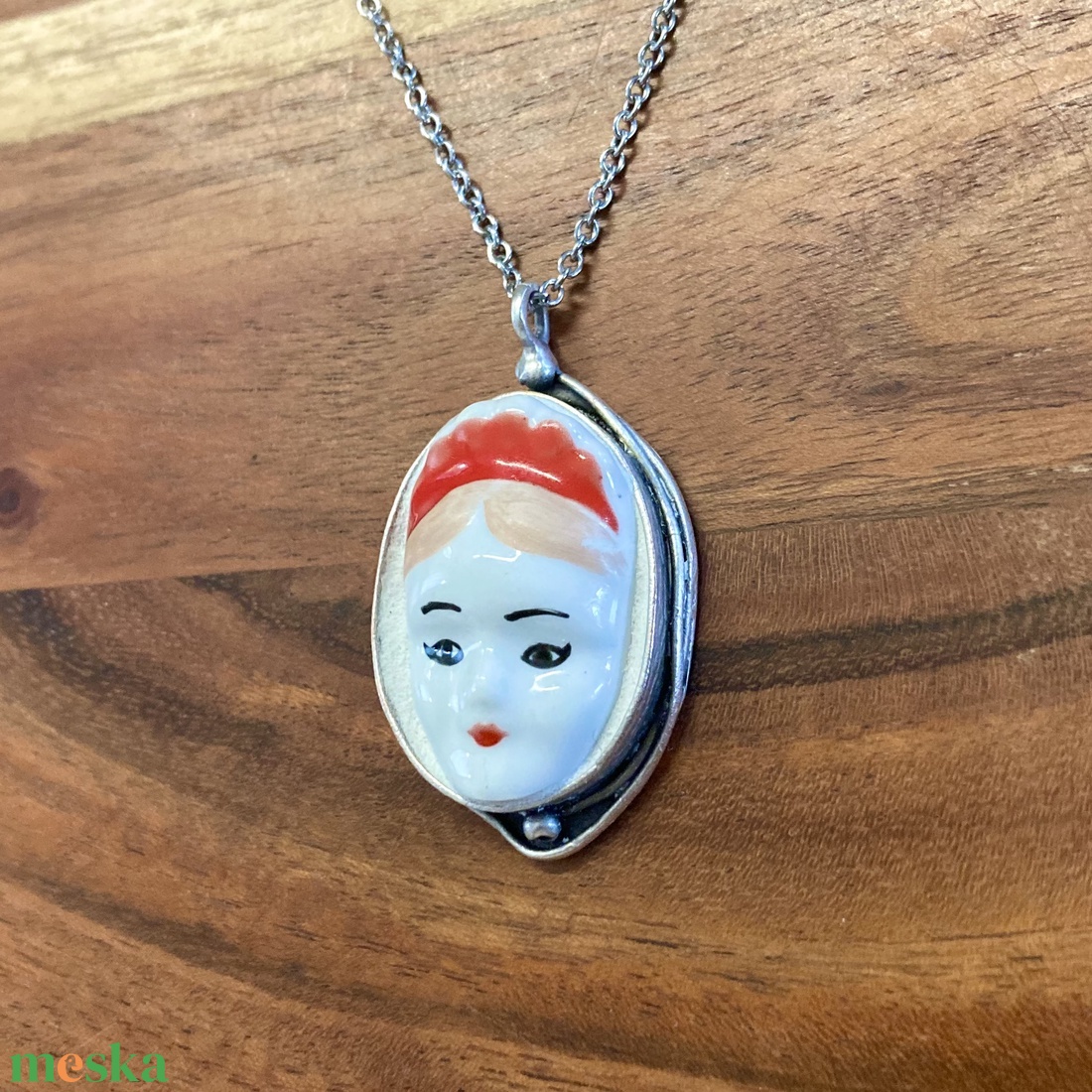 RITKA DARAB - Mentett porcelán darabok - lány, női arc medálos nyaklánc - ékszer - nyaklánc - medálos nyaklánc - Meska.hu