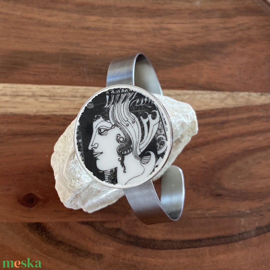 RITKA DARAB! Mentett porcelán darabok - NŐI ARC nemesacél karperec - állítható - ékszer - karkötő - karkötő medállal - Meska.hu