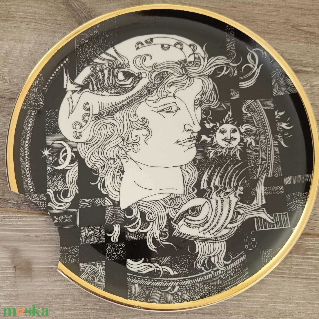 Aranyozott pici medál - mentett porcelán darabok - grafikus medál vagy nyaklánc - ékszer - nyaklánc - medálos nyaklánc - Meska.hu