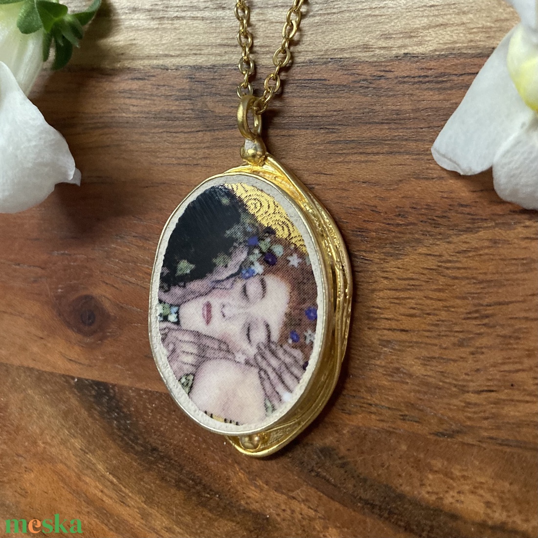 Aranyozott medál - mentett porcelán darabok -  csók medál vagy nyaklánc - ékszer - nyaklánc - medálos nyaklánc - Meska.hu