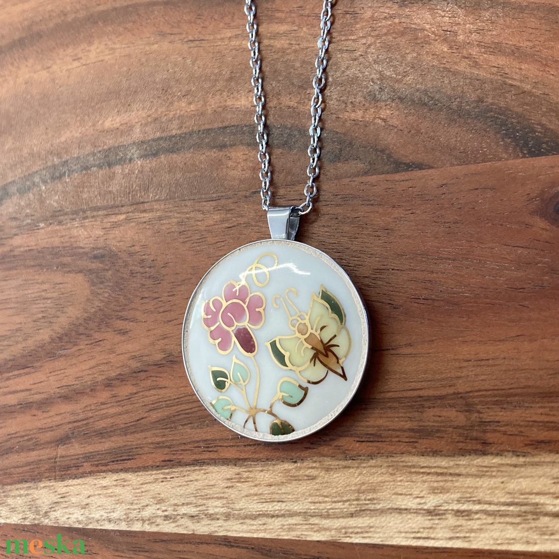 Mentett porcelán darabok - nemesacél pillangós, virágos medálos nyaklánc - ékszer - nyaklánc - medálos nyaklánc - Meska.hu