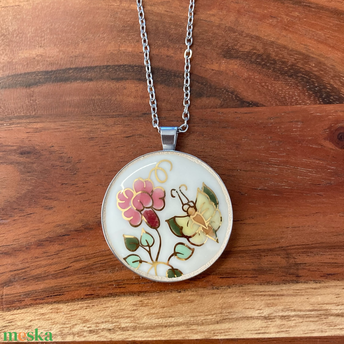 Mentett porcelán darabok - nemesacél pillangós, virágos medálos nyaklánc - ékszer - nyaklánc - medálos nyaklánc - Meska.hu