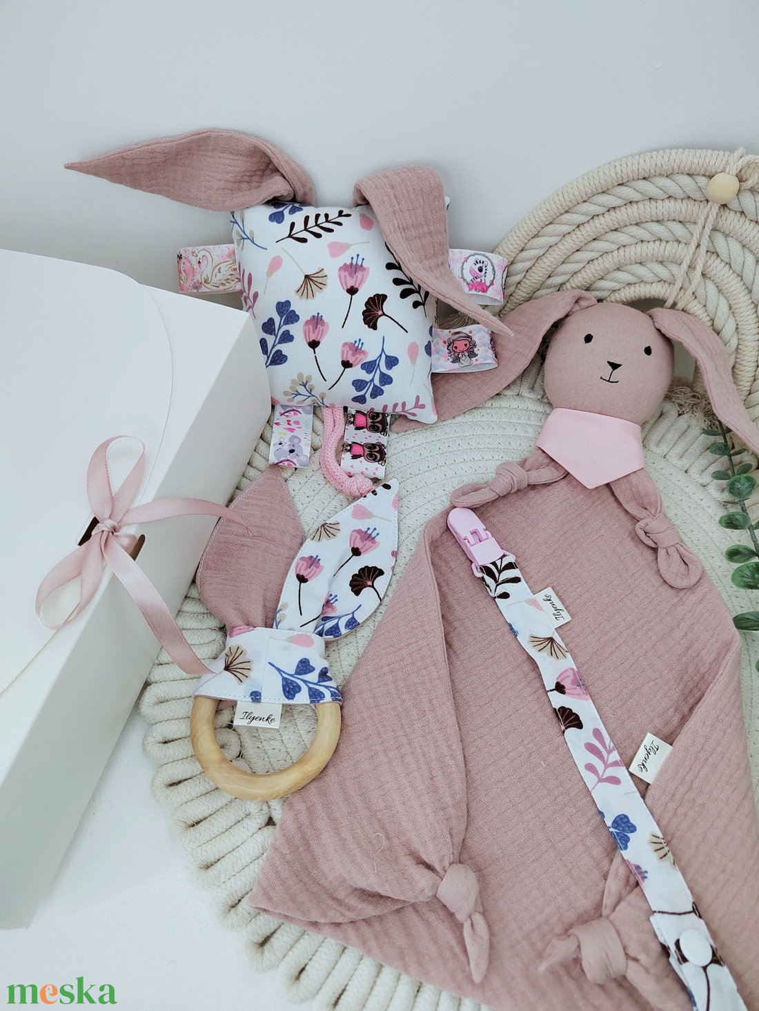 BabyBox ajándék keresztnév hímzéssel  - játék & sport - babalátogató ajándékcsomag - Meska.hu