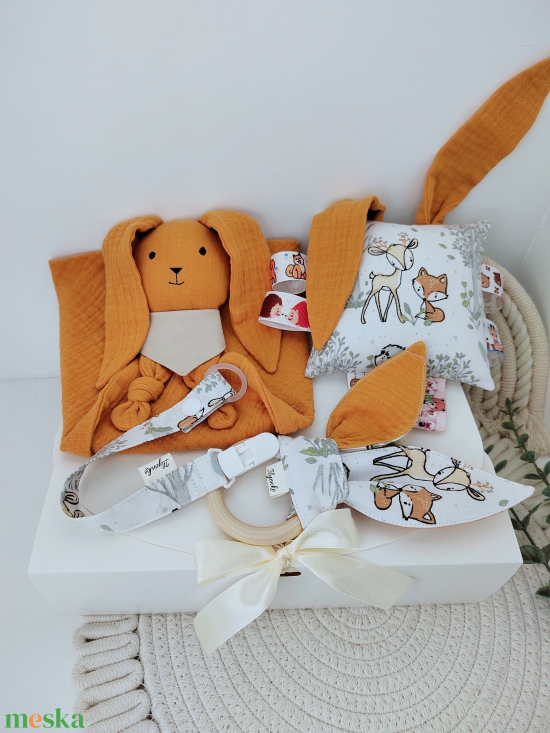 BabyBox, ajándék névhímzéssel - játék & sport - babalátogató ajándékcsomag - Meska.hu