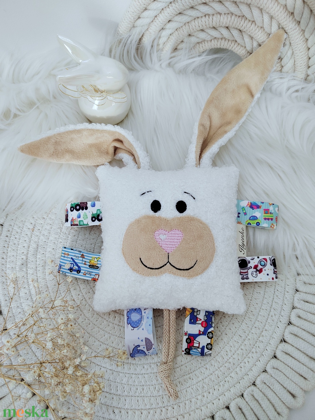 Nyuszis cimkepárna kisfiúknak - baba - mama - baba játékok - csörgő - Meska.hu