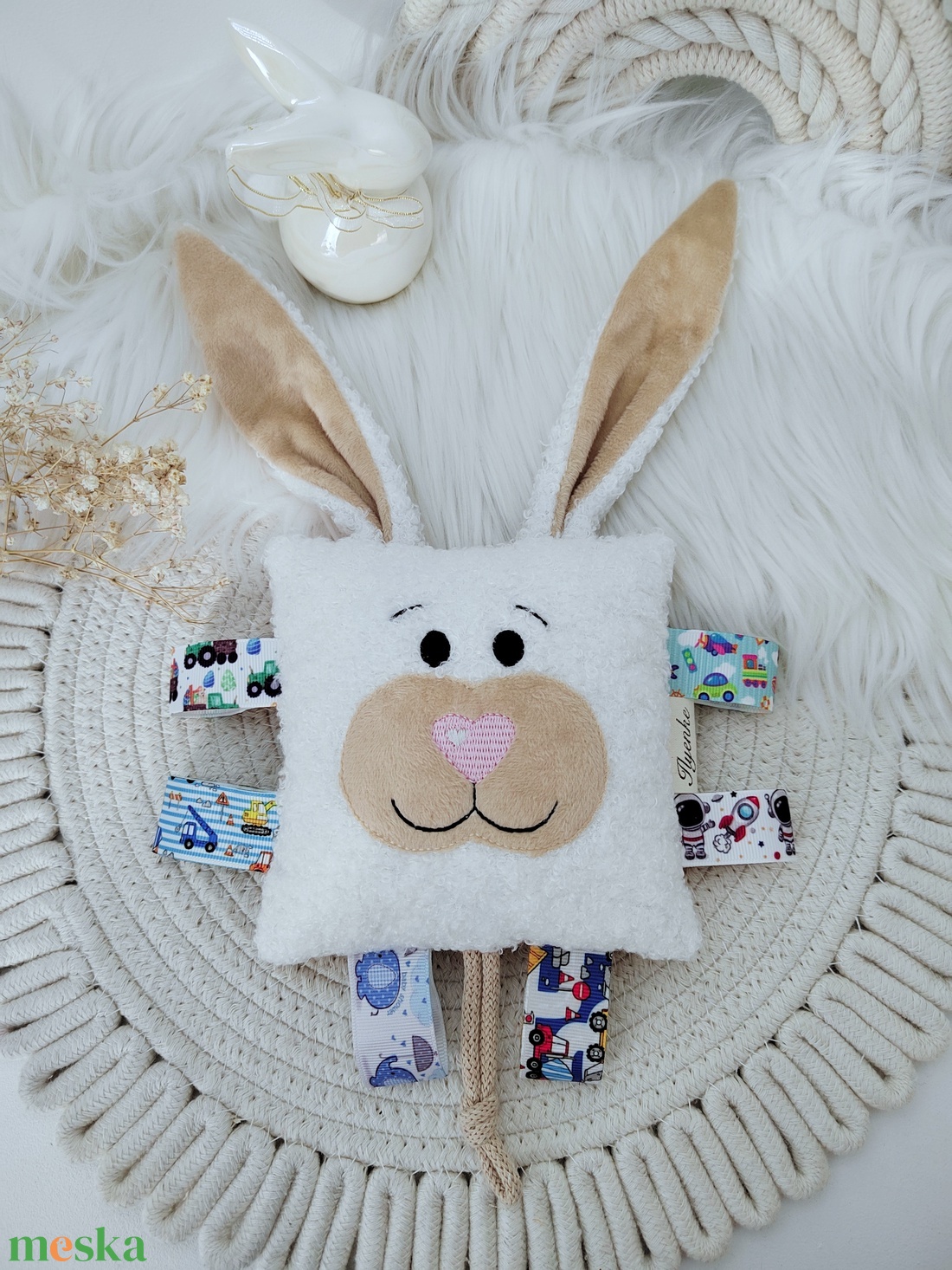 Nyuszis cimkepárna kisfiúknak - baba - mama - baba játékok - csörgő - Meska.hu