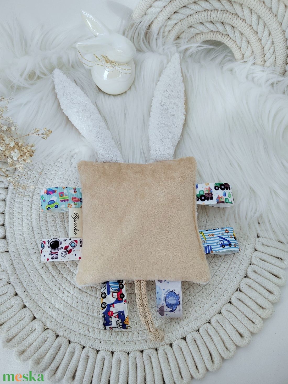 Nyuszis cimkepárna kisfiúknak - baba - mama - baba játékok - csörgő - Meska.hu