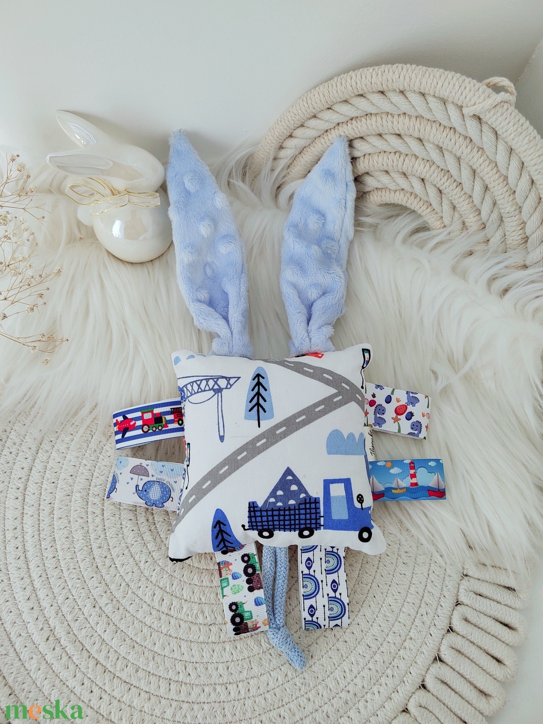 Kék mintás cimkepárna csörgővel  - baba - mama - baba játékok - babakocka - Meska.hu