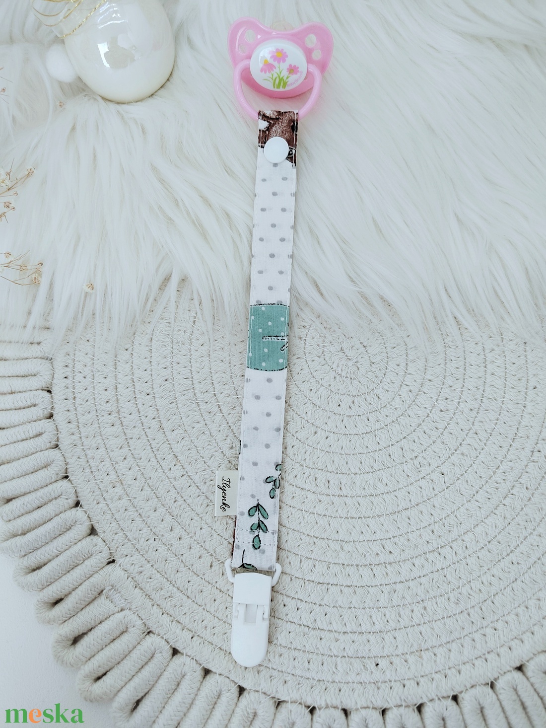 Textil cumitartó pánt.  - baba - mama - baba játékok - cumilánc - Meska.hu