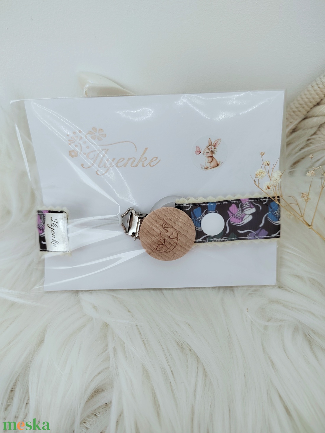 Textil cumitartó pánt.  - baba - mama - baba játékok - cumilánc - Meska.hu