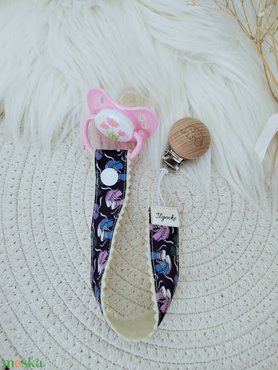 Textil cumitartó pánt.  - baba - mama - baba játékok - cumilánc - Meska.hu