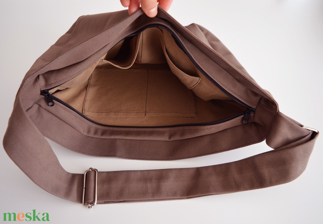 1.1 BASIC KOLLEKCIÓ Válltáska / Oldaltáska / Biciklis táska kávébarna - táska & tok - edzőtáskák - edzőtáskák - Meska.hu