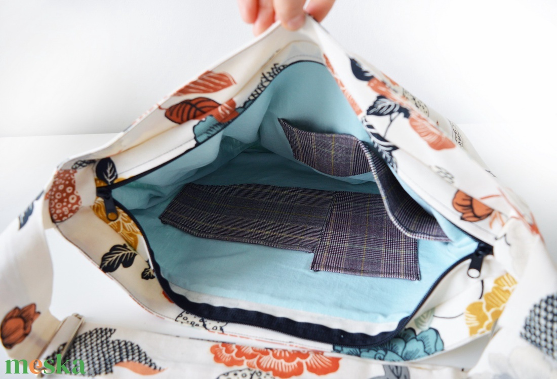 Válltáska / Oldaltáska / Biciklis táska japán virág mintás 1.1 BASIC KOLLEKCIÓ - táska & tok - kézitáska & válltáska - vállon átvethető táska - Meska.hu