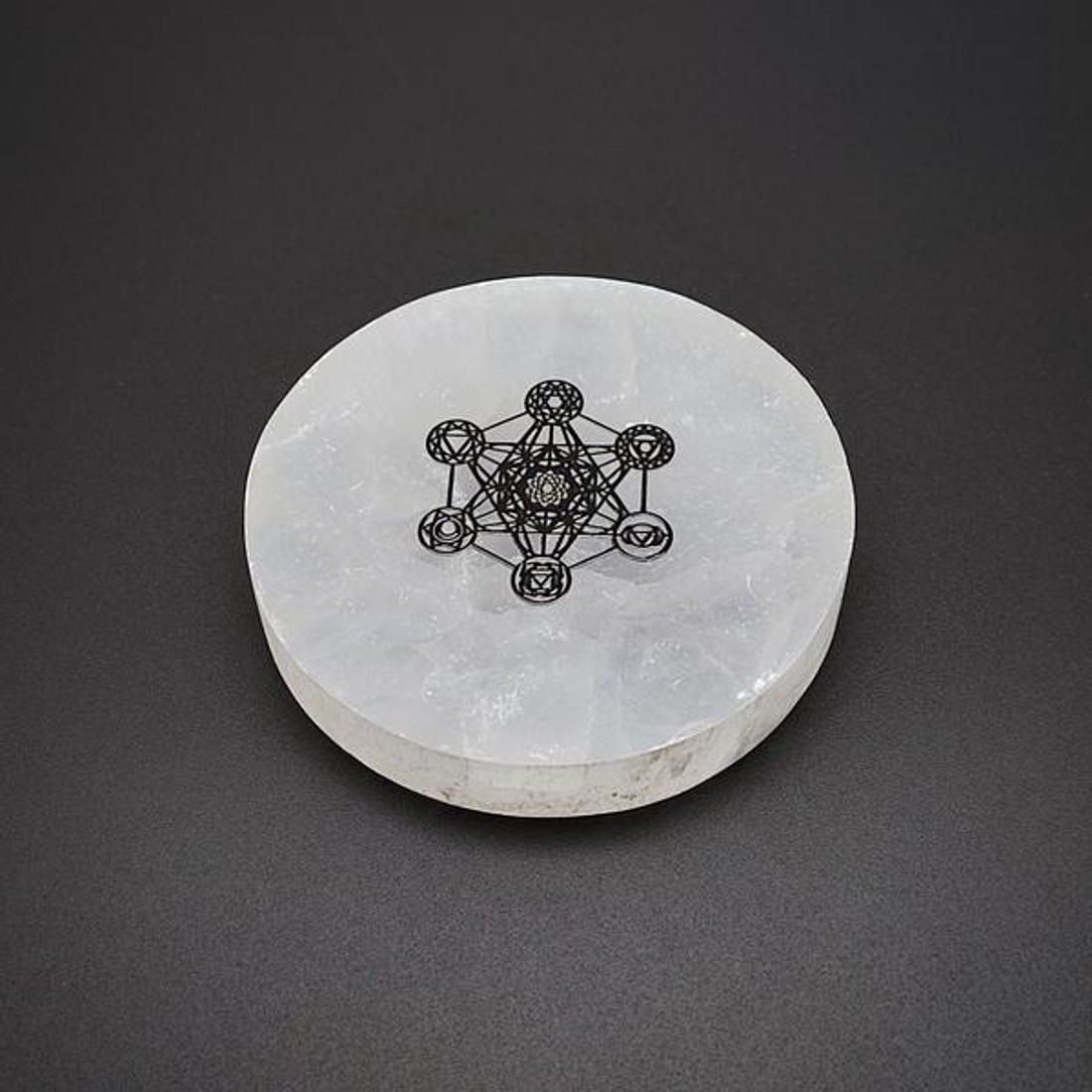 Szelenit korong metatron fekete matricás 6-7cm - kellékek & szerszámok - ásvány alapanyag - szelenit korong - Meska.hu