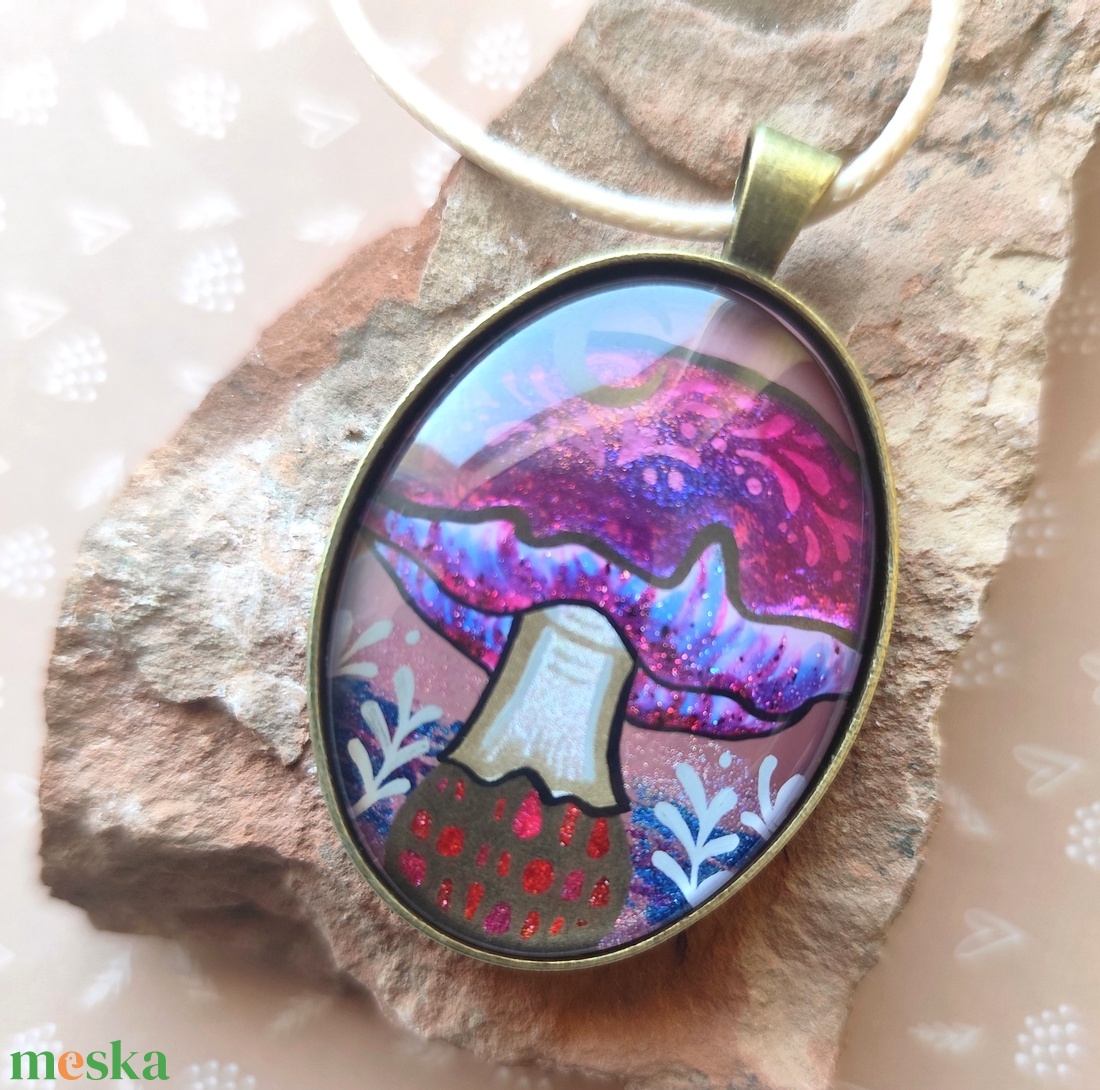 Varázsgomba Holddal - üveglencsés medál - ékszer - nyaklánc - medál - Meska.hu