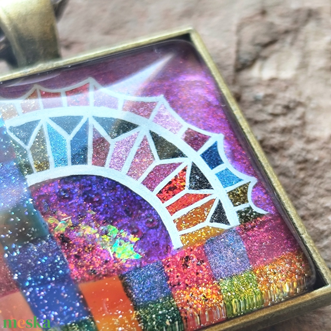 Napszivárvány - üveglencsés medál - ékszer - nyaklánc - medál - Meska.hu