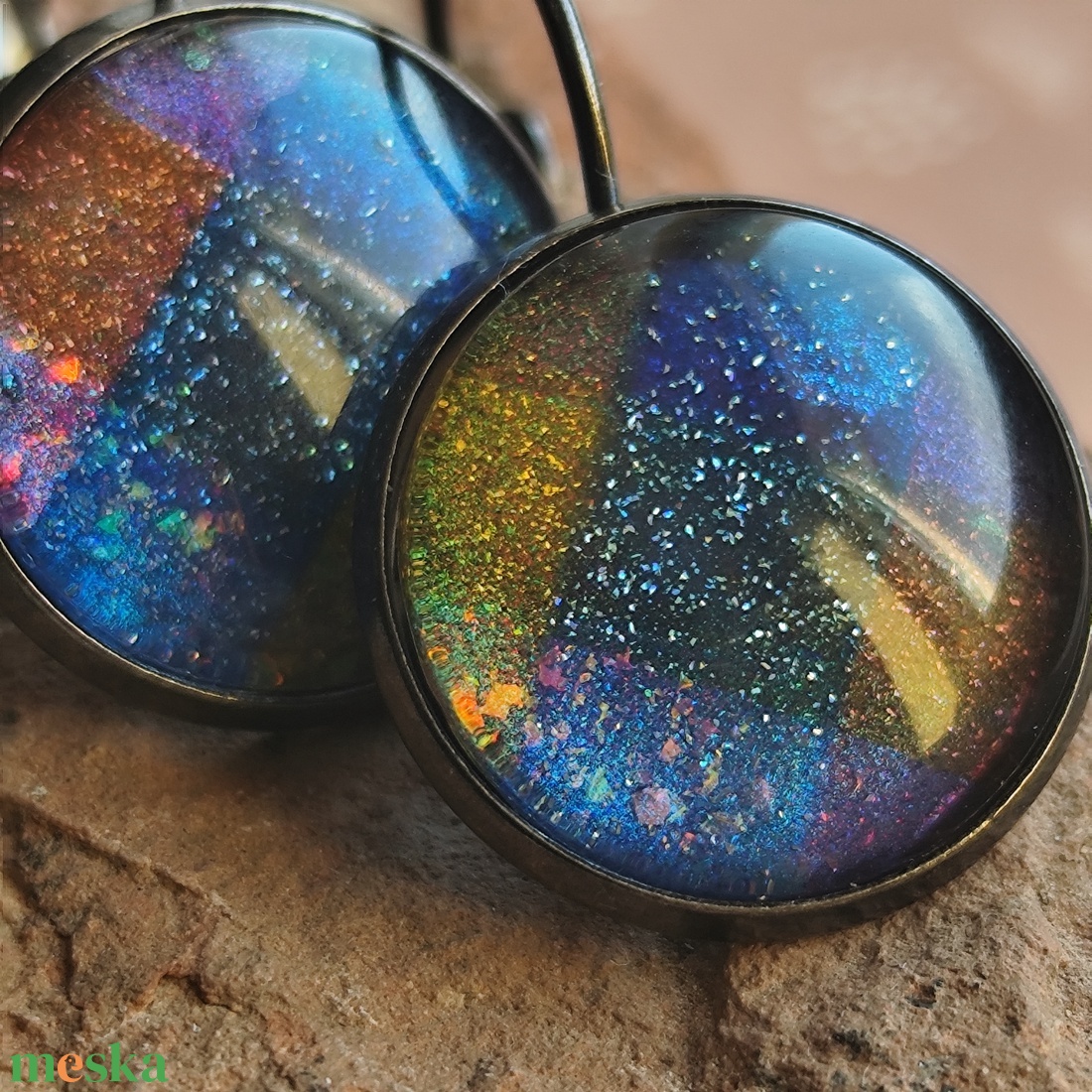 Kocka-szivárvány - üveglencsés fülbevaló - esküvő - ékszer - fülbevaló - Meska.hu