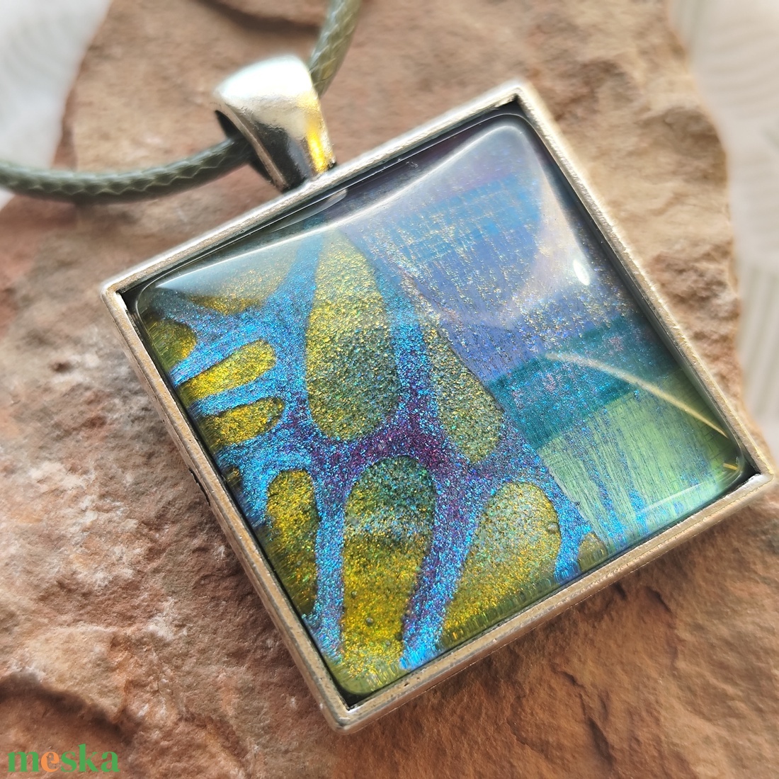 Hullámok - üveglencsés medál - ékszer - nyaklánc - medál - Meska.hu