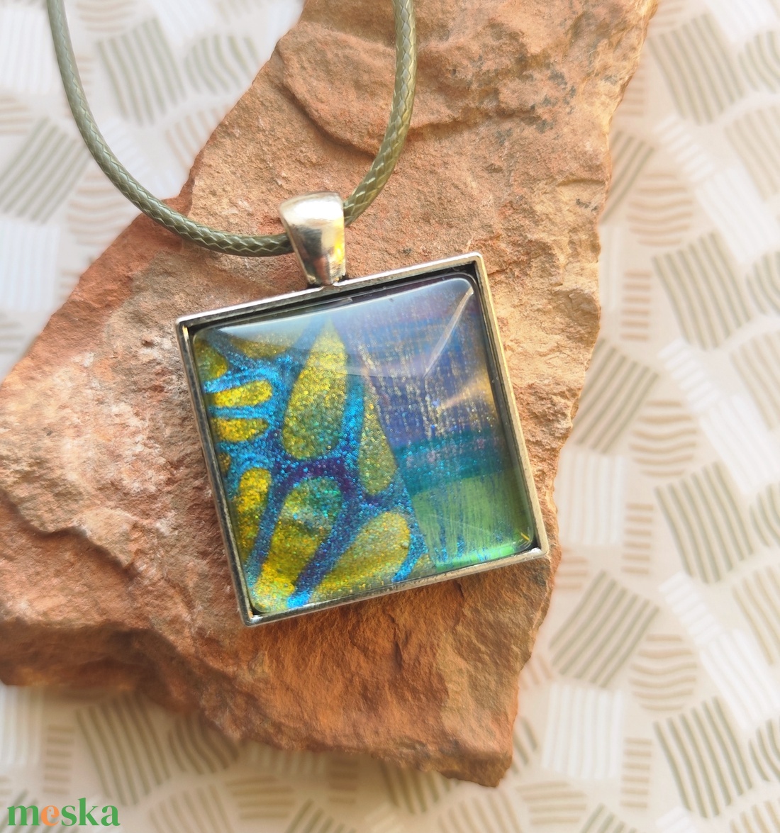 Hullámok - üveglencsés medál - ékszer - nyaklánc - medál - Meska.hu