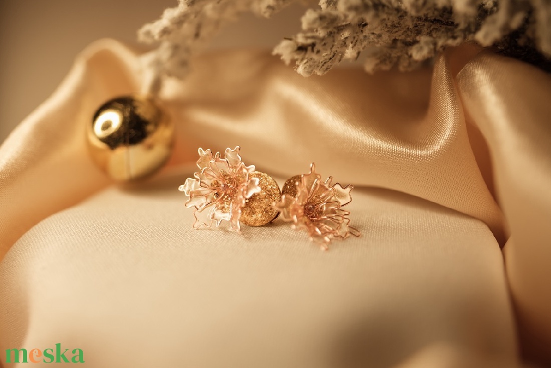 Rosegold üvegvirág fülbevaló - ékszer - fülbevaló - csillár fülbevaló - Meska.hu