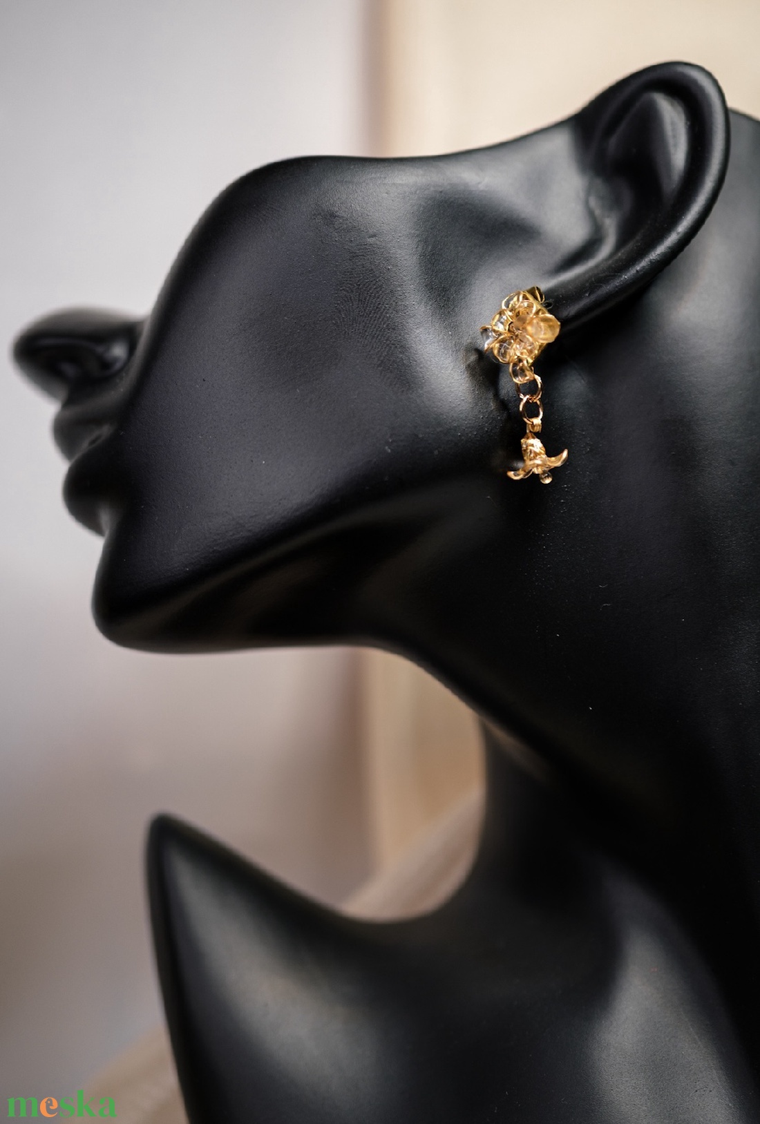 Arany virág fülbevaló - ékszer - fülbevaló - lógó fülbevaló - Meska.hu