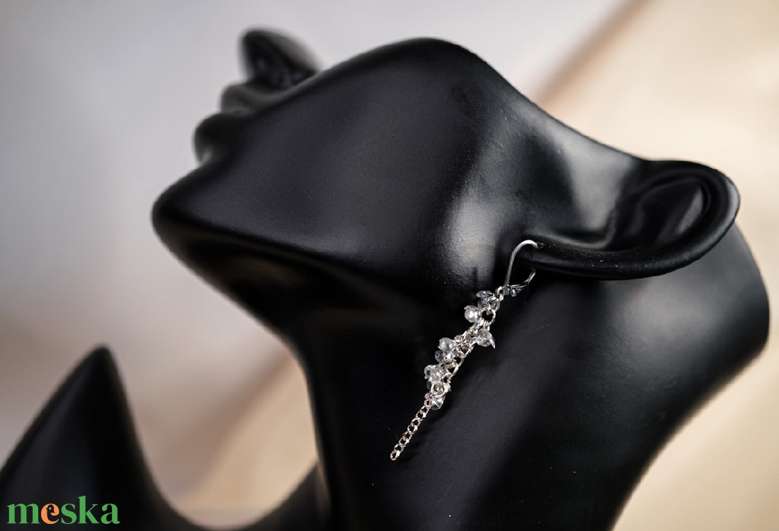 Apró üvegvirág hatású lógós fülbevaló - ékszer - fülbevaló - lógó fülbevaló - Meska.hu