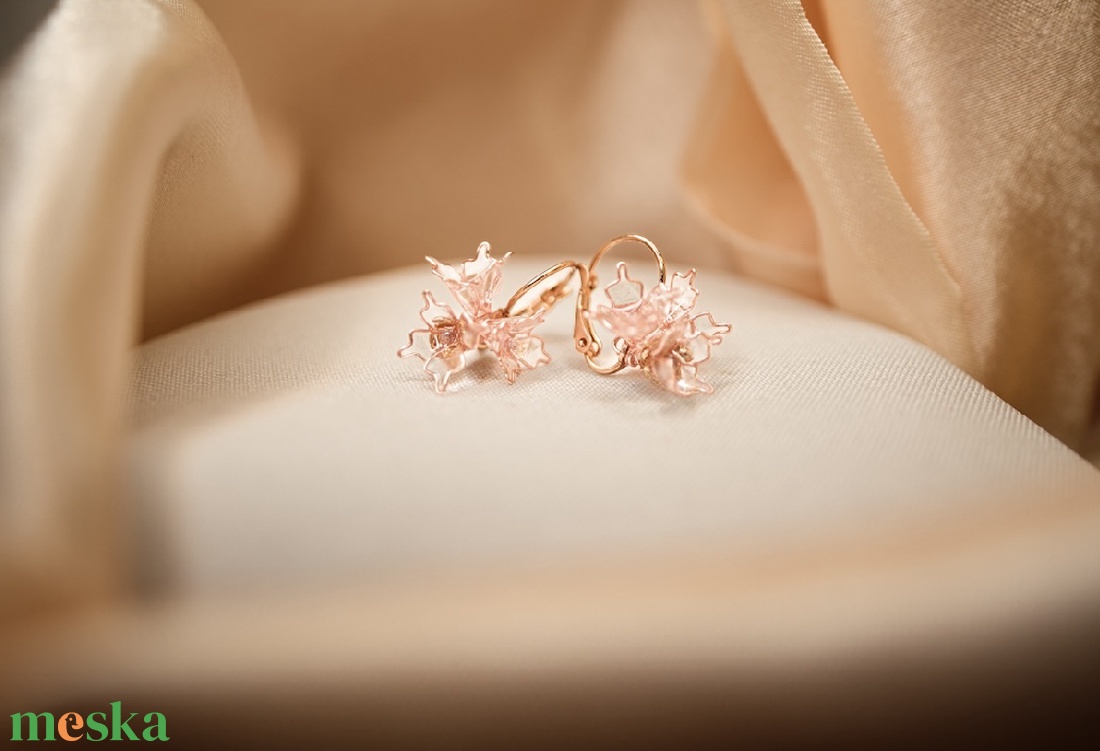 Rózsaszín üvegvirág hatású fülbevaló - ékszer - fülbevaló - fülékszer - Meska.hu