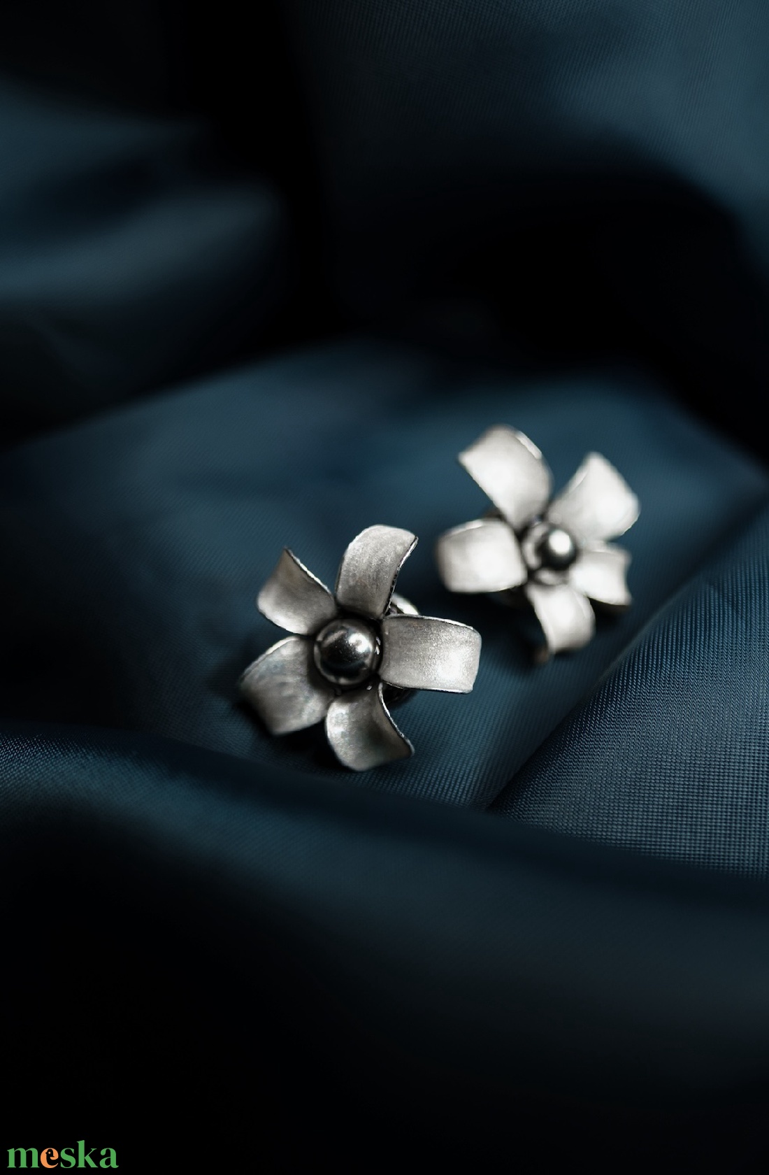 Gyöngyház fehér virág fülbevaló - esküvő - ékszer - fülbevaló - Meska.hu