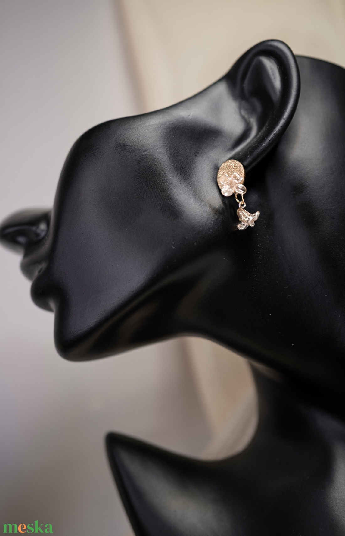 Rózsaszín üvegvirág hatású fülbevaló - ékszer - fülbevaló - lógó fülbevaló - Meska.hu