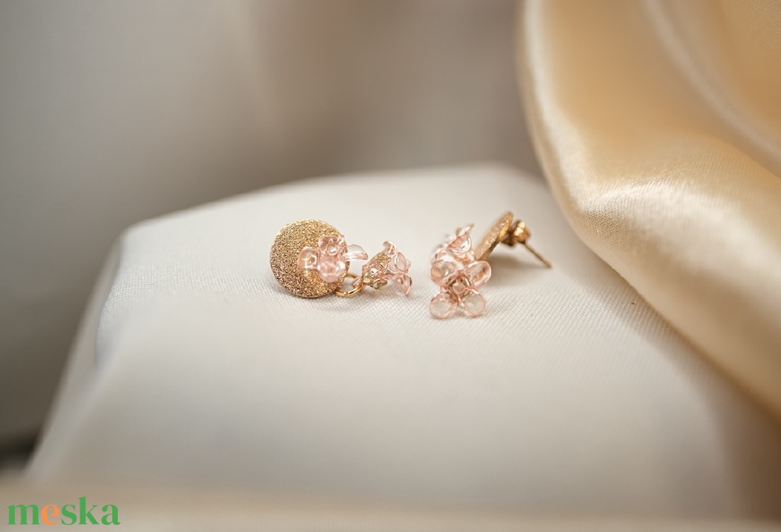 Rózsaszín üvegvirág hatású fülbevaló - ékszer - fülbevaló - lógó fülbevaló - Meska.hu