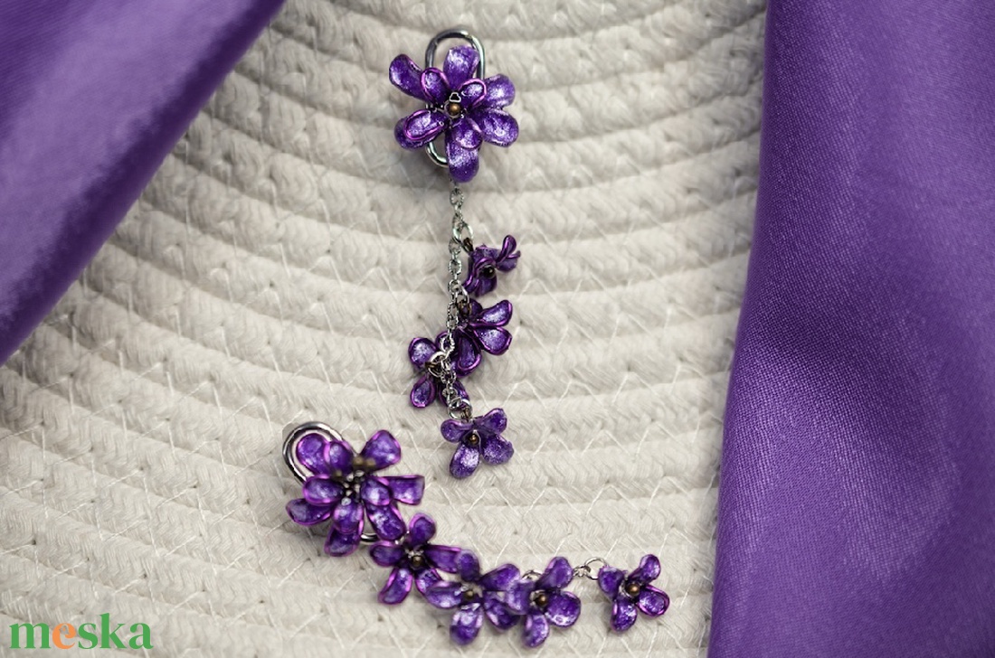 Lila virágos lógós fülbevaló - ékszer - fülbevaló - lógó fülbevaló - Meska.hu