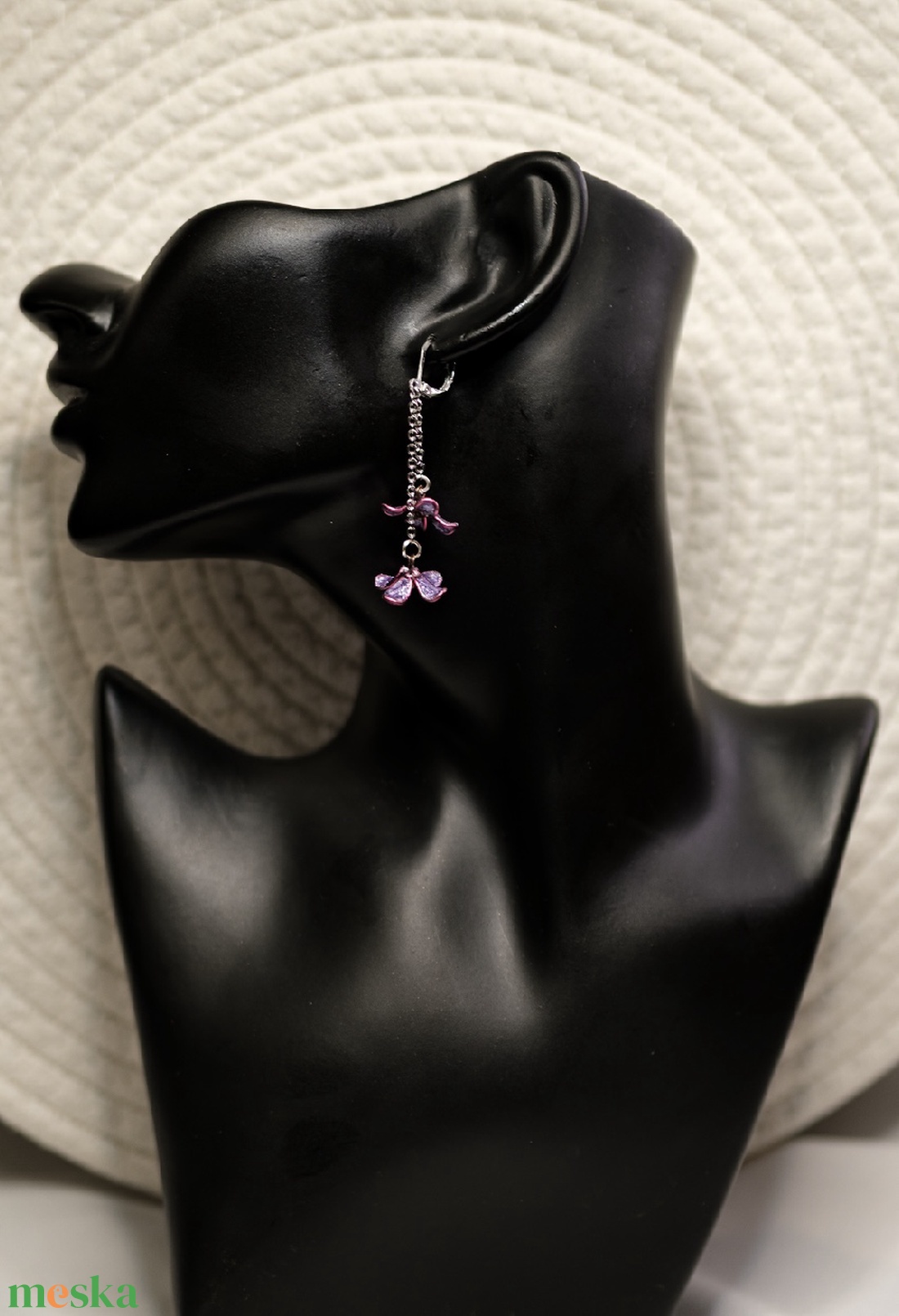 Lila csillogó virágos lógós fülbevaló - ékszer - fülbevaló - lógó fülbevaló - Meska.hu