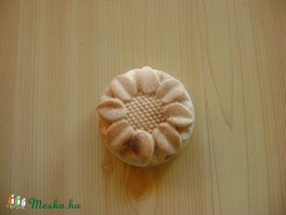 Bojtorjános-kecsketejes hajmosószappan -  - Meska.hu