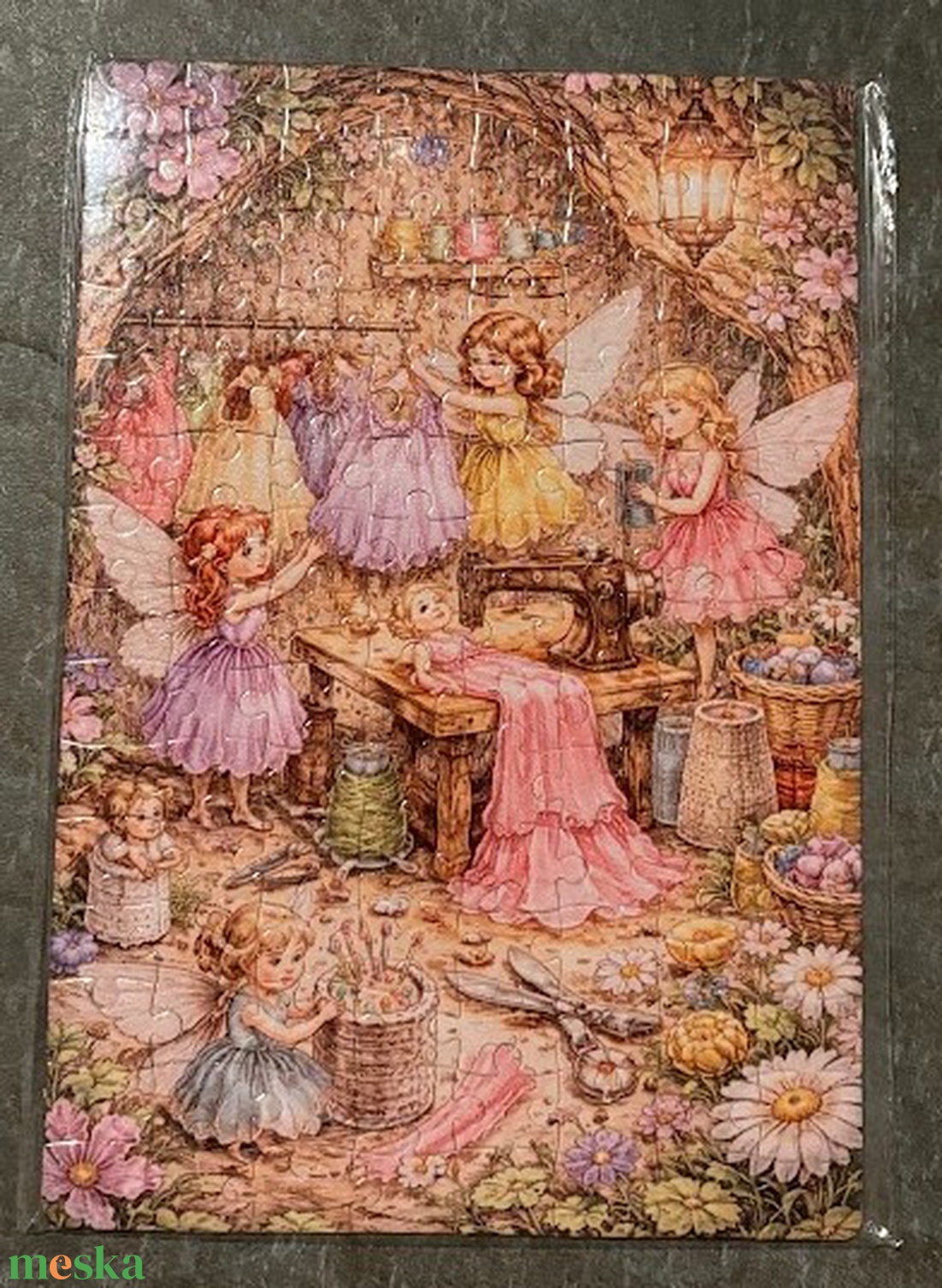 Hűtőmágnes puzzle - Tündérek ruhát készítenek - otthon & életmód - konyhafelszerelés, tálalás - konyhai dekoráció - hűtőmágnes - Meska.hu