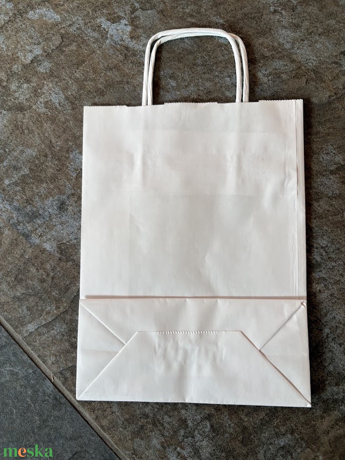 Ajándéktasak - Húsvéti nyuszi hölgy - otthon & életmód - papír, írószer - ajándékozás kellékei - ajándékzsák, csomagolás - Meska.hu