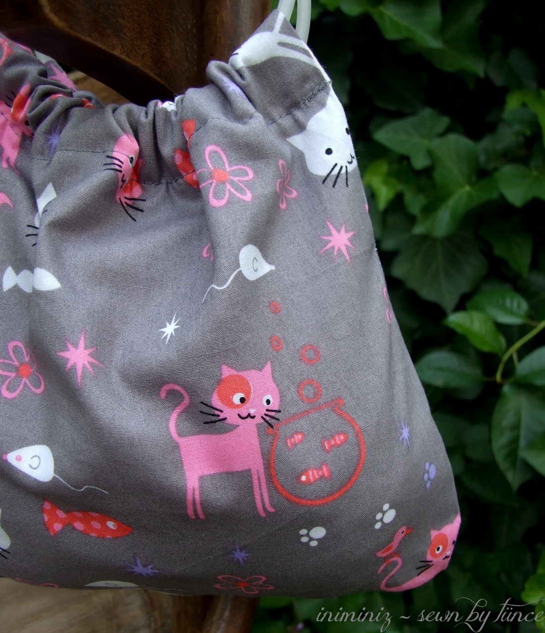 Karikás fülű táska kislányoknak - Szürke cicás  -  - Meska.hu