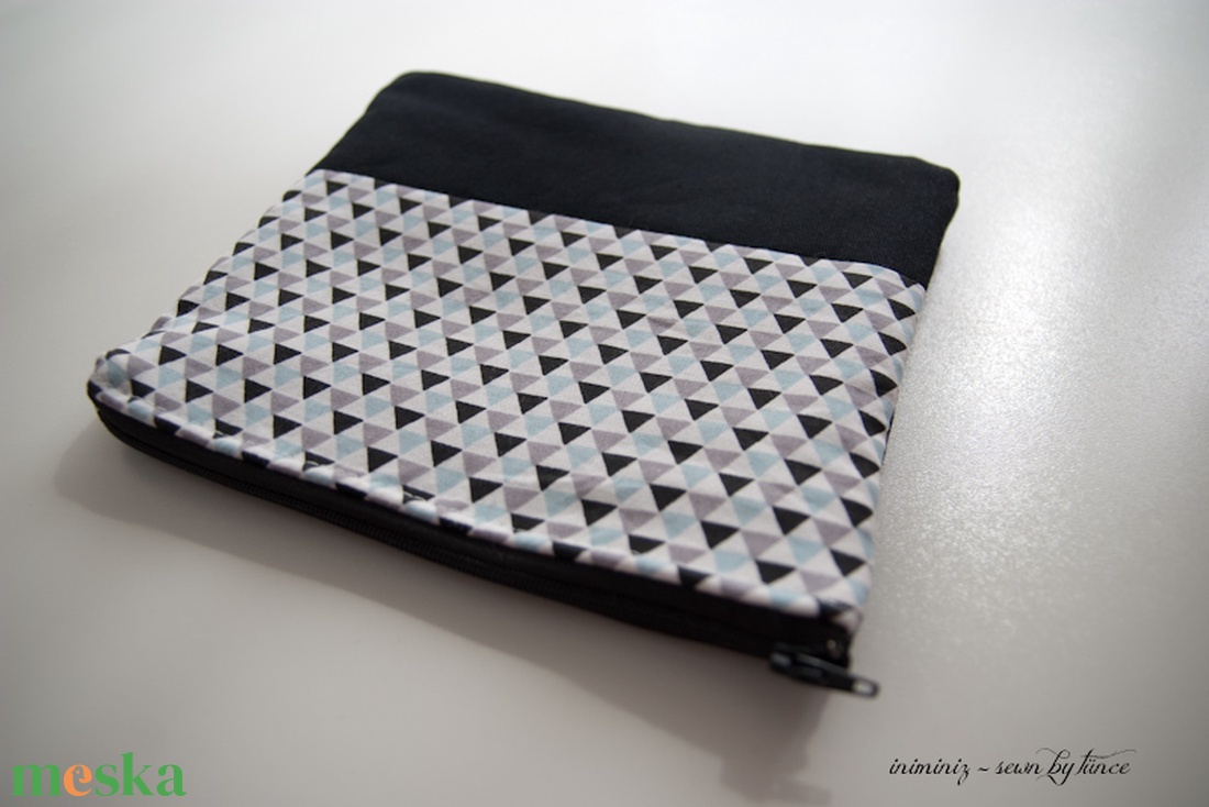 Háromszögmintás neszesszer, pipere -  - Meska.hu